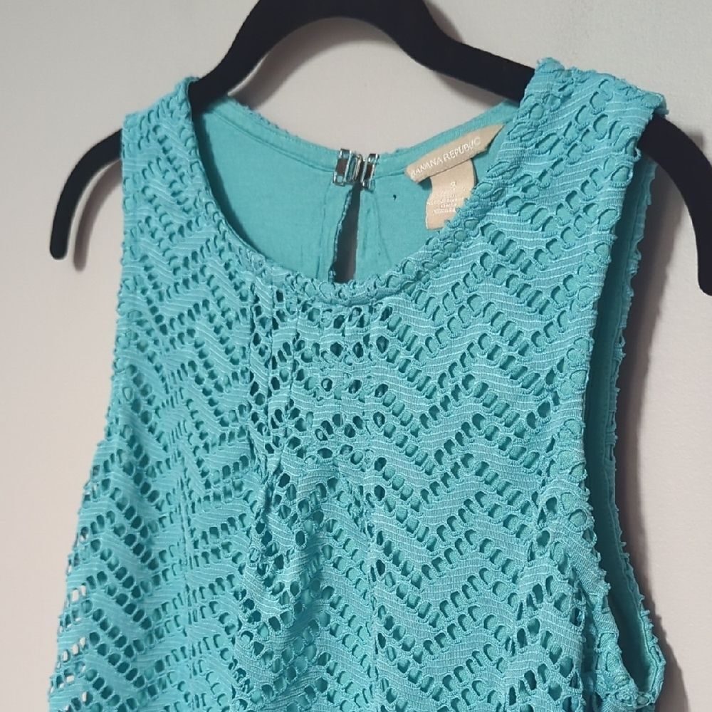 Banana Republic Blue Fitted Sleeveless Tank Top - Picture 2 of 6